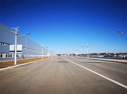 太陽能風(fēng)光互補(bǔ)路燈和市電照明路燈的區(qū)別