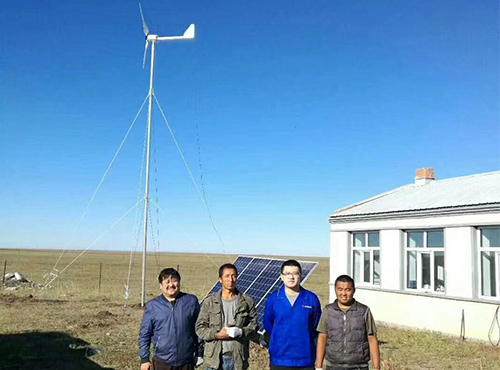 南京歐陸2KW風(fēng)光互補(bǔ)發(fā)電系統(tǒng)為內(nèi)蒙無電區(qū)居民解決用電難題